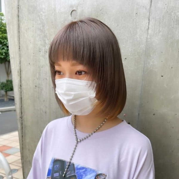 斜めバンググレージュカラー デザインカラー シルキーベージュ