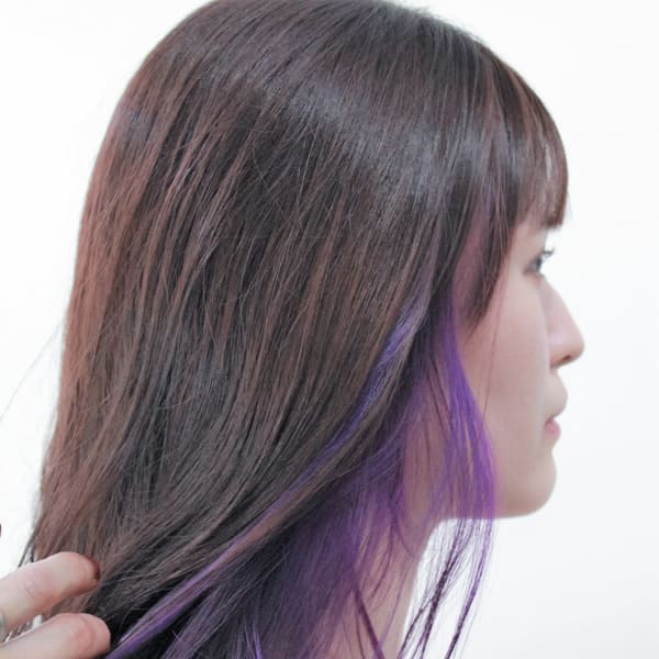 イヤリングカラーインナーカラーハイライトカラーレイヤーカット