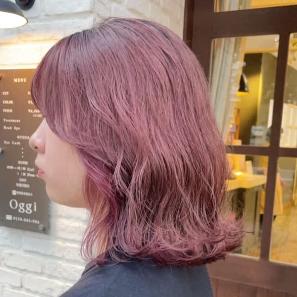 外はねミディ　顔回りレイヤー　レッドブラウン