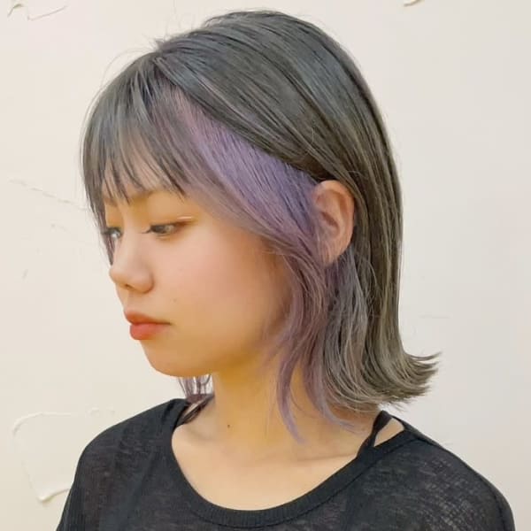 外はね　くびれヘア　ハイトーンインナーカラー