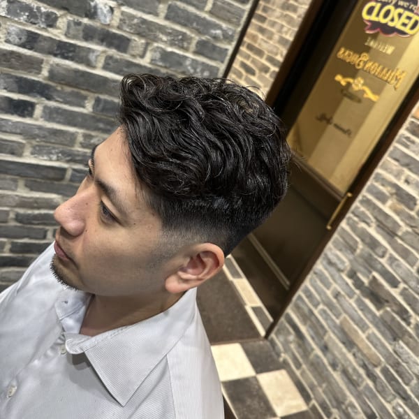 無造作ボリュームUPパーマ ビジネススタイル