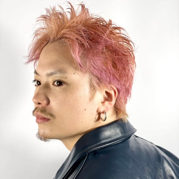 ピンクカラー×スパイキーショート