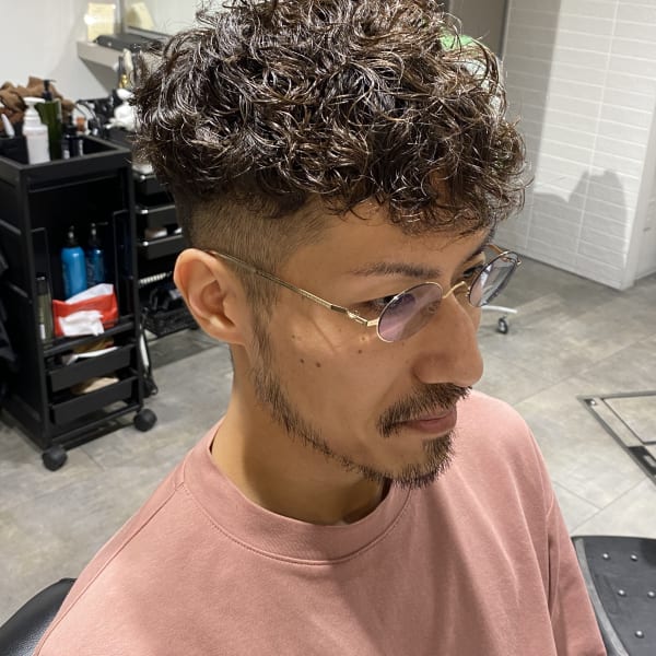 スペインカール|LINGKARAN Trois