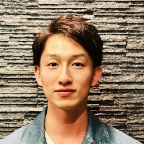 ツーブロック×後ろ自然スタイル