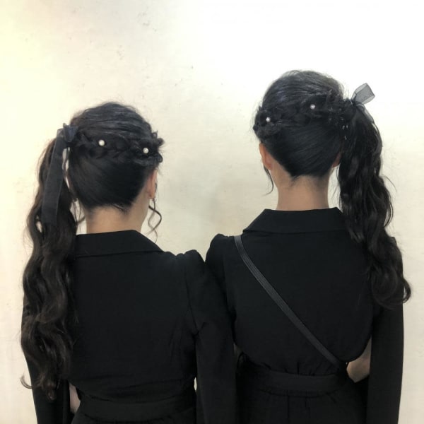 編み込みカチューシャ×サイドポニー