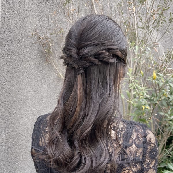 1番人気 お呼ばれヘアセット 上品なハーフアップアレンジ