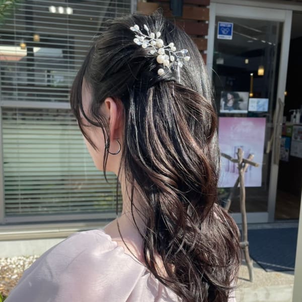 ゆる巻き　お呼ばれアレンジ　結婚式ヘアセット