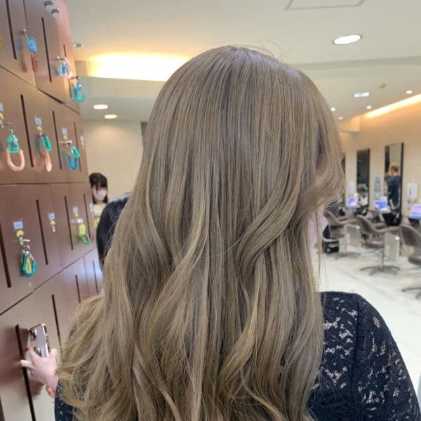 30.40代白髪ぼかしダブルカラーミンクティーベージュ|prize 池袋【プライズ】池袋西口店