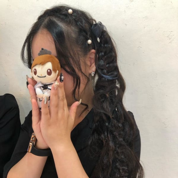 編み込みカチューシャ×サイドポニー