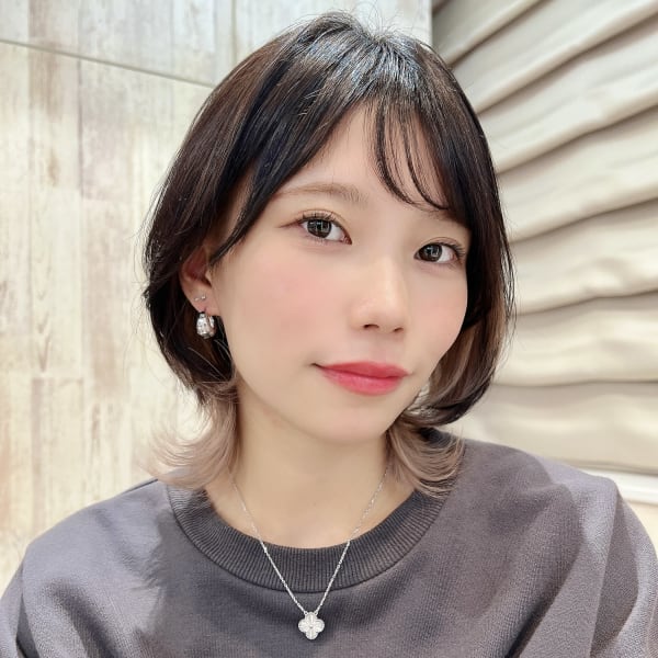 ウルフカット/面長/襟足インナーカラー/くびれヘア