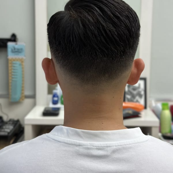 スキンフェードスタイル|COIFFURE