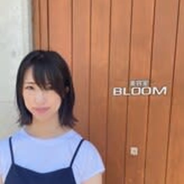美容室BLOOM【ビヨウシツブルーム】のスタッフ紹介。川村 望華
