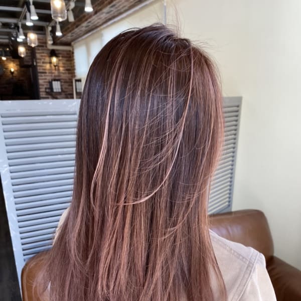 ピンクグレージュ