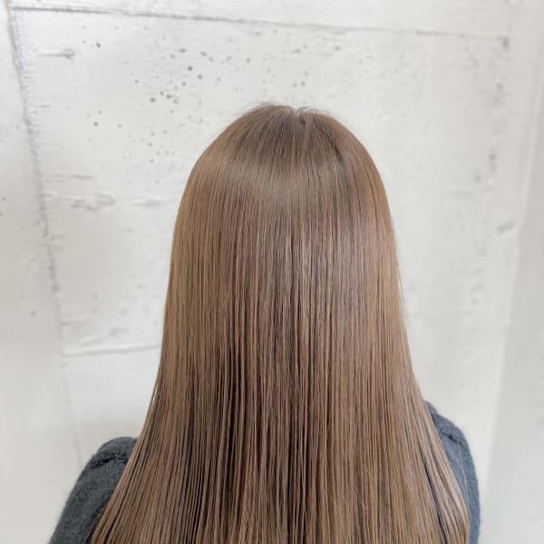 ミルクティーベージュ/ストレート/グレージュカラー/髪質改善|Nouvelle Vallee