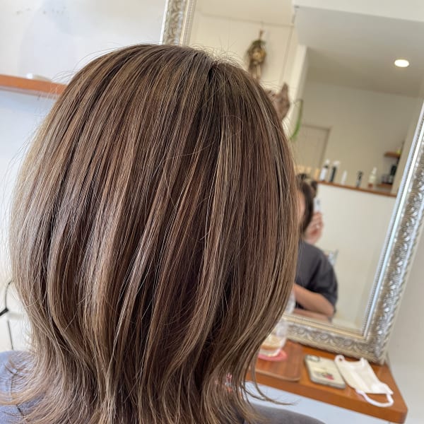 ハイライトXベージュカラー|RELAX&STYLING Lien