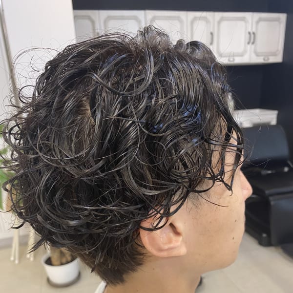 毛流れパーマ_斜めバンググレージュカラー|Avalon