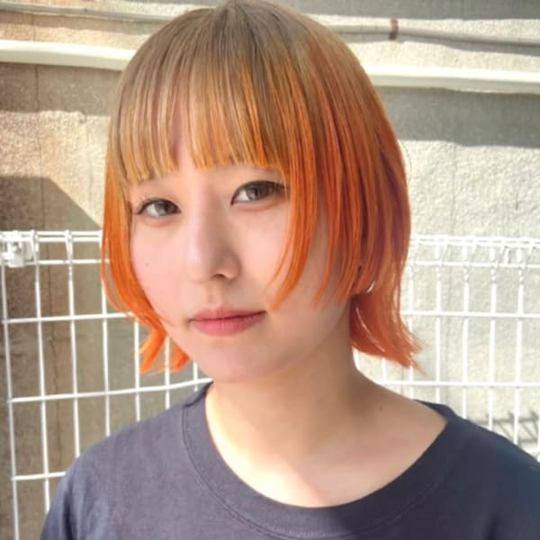 ボブ　ウルフ　オレンジデザインカラー　外ハネ　顔周りレイヤー