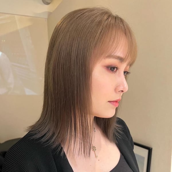 ハイトーングレージュ