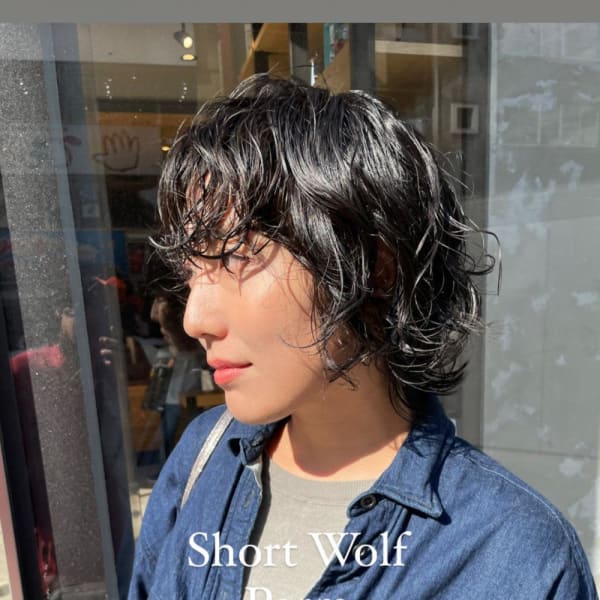 ショートウルフ　大人パーマ　緩め大きめしっかり目