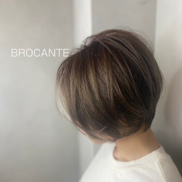 ナチュラル ショート 小顔矯正立体カット ベージュカラー