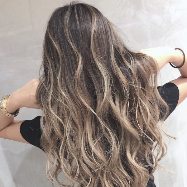 外国人風バレイヤージュ、ハイライトカラー、シャドールーツ