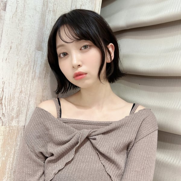 シースルー前髪/丸顔対策/暗髪/切りっぱなしボブ