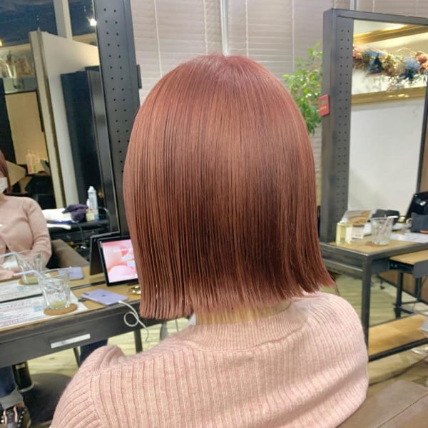 グレーベージュ レイヤーロング 前髪パーマ アッシュブラック