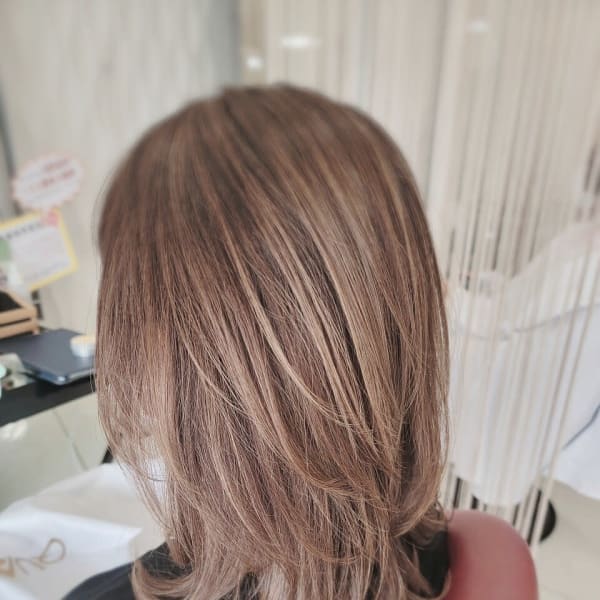 小顔似合わせカットくびレイヤーエモージュ大人可愛い|QUALIS 赤塚店