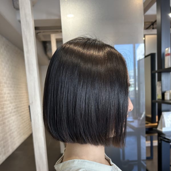 前下がりボブスタイル