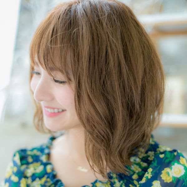 くせ毛風無造作カール♪小顔ゆるふわミディ　ことりベージュ