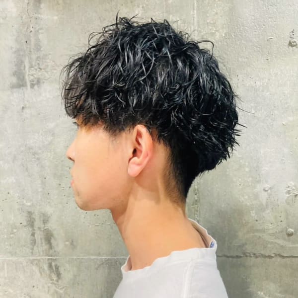 束感　ツイストスパイラルパーマ　黒髪　爽やか　ツーブロック