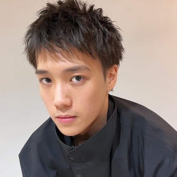 20代30代　メンズショート　爽やか　ツーブロック　黒髪