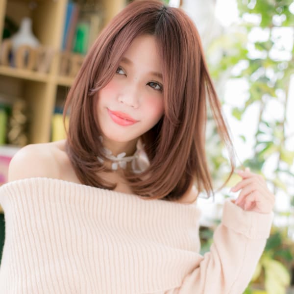 大人可愛いセンターパート小顔ピンクブラウン ニュアンスカラー