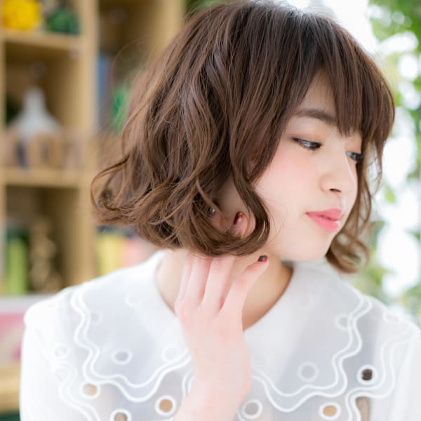 大人可愛いバレイヤージュ小顔ゆるふわカール　アースカラー