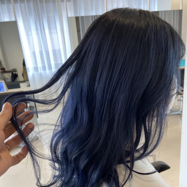 ネイビーカラー