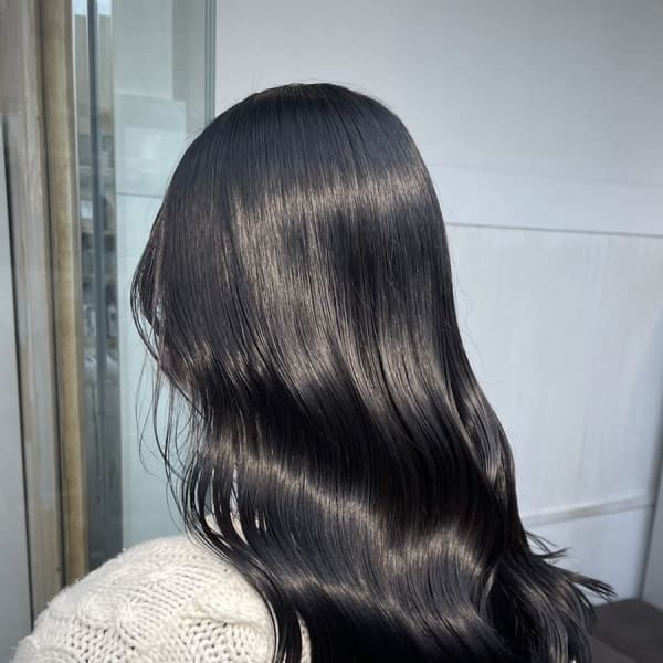 髪質改善で潤いとぅるんな艶髪コリアンブラック