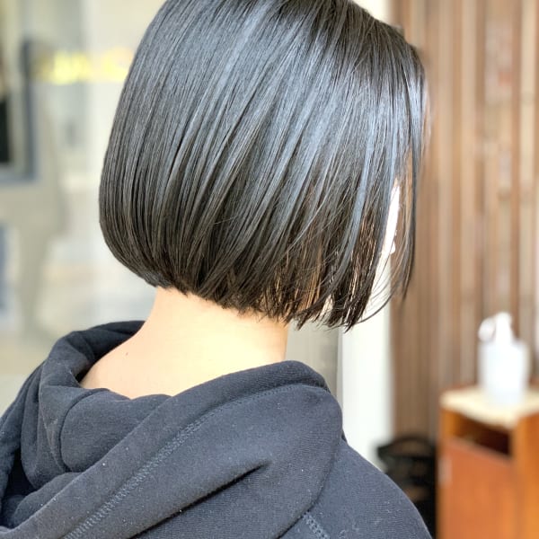 20代30代40代大人可愛い小顔前下がり切りっぱなしボブ|QUALIS 上福岡店
