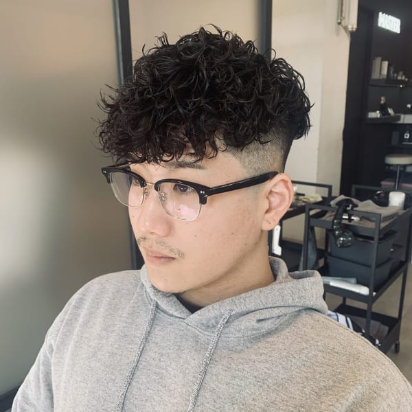 前下がりパーマ