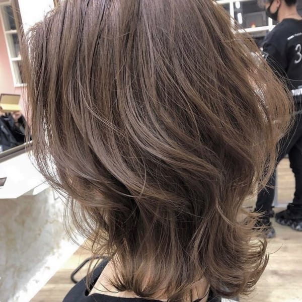 ピンクグレージュ×韓国風顔周りレイヤーカット