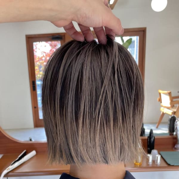 ミニボブ×バレイヤージュ