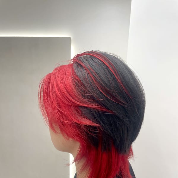 ウルフカットとレッドの相性!