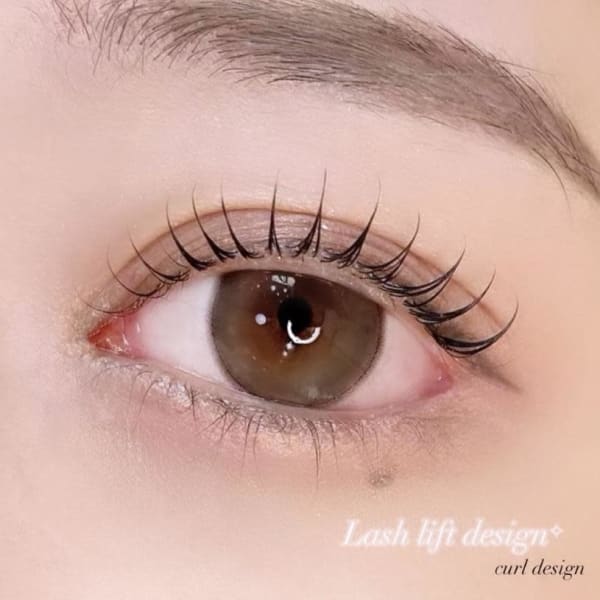 パリジェンヌ　まつげパーマ　ハリウッドブロウリフト