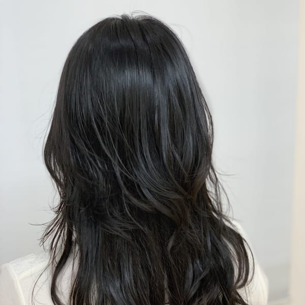 ふんわりカールヘルシースタイルルーズヘアアッシュロング|QUALIS 上福岡店
