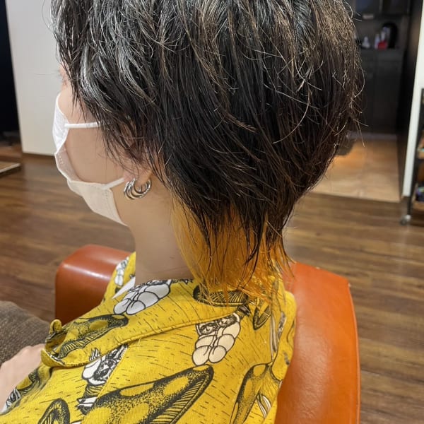 インナーカラーイエロー×ハッシュカット♪