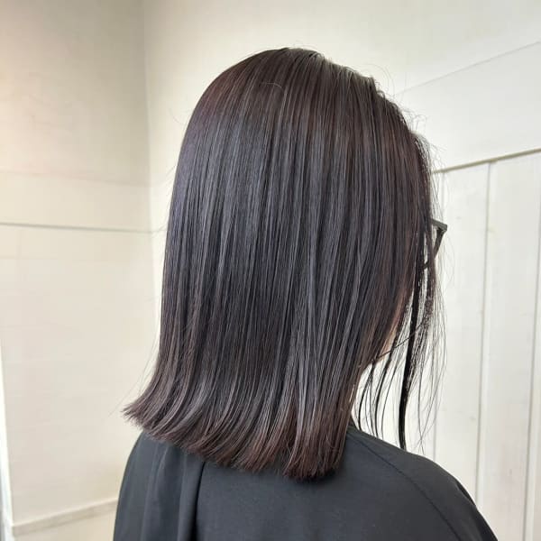 髪質改善トリートメント艶髪グレージュ外はねミディ