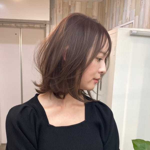 レイヤーくびれミディアムグレーベージュアッシュ前髪パーマ