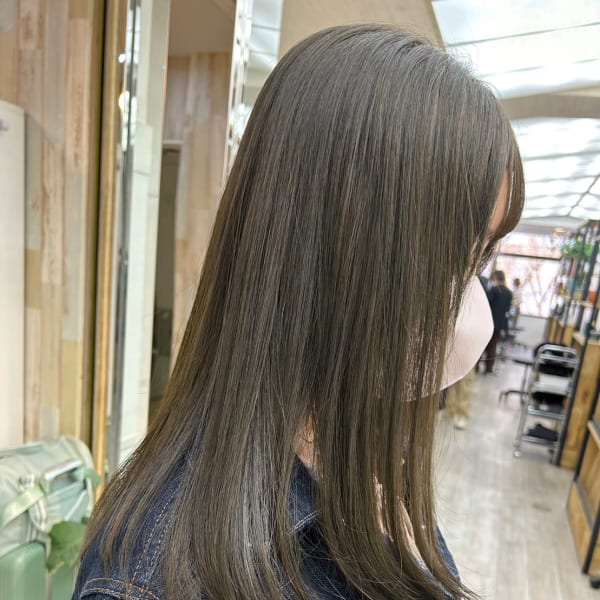 小顔カットナチュラルレイヤーオリーブベージュ