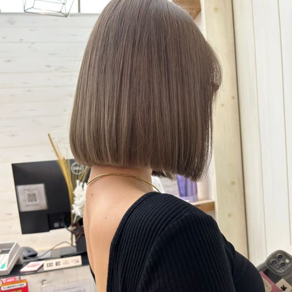 タッセルボブ 髪質改善トリートメント ラテベージュ