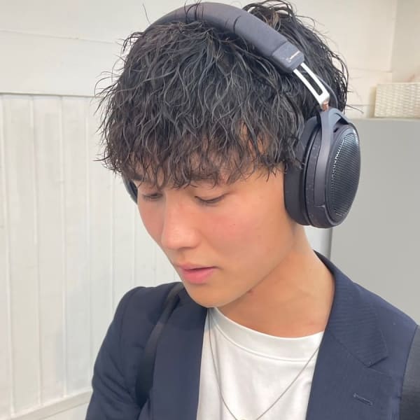 メンズカット爽やか刈り上げマッシュ波巻きパーマ|newi hau’oli 札幌駅前店