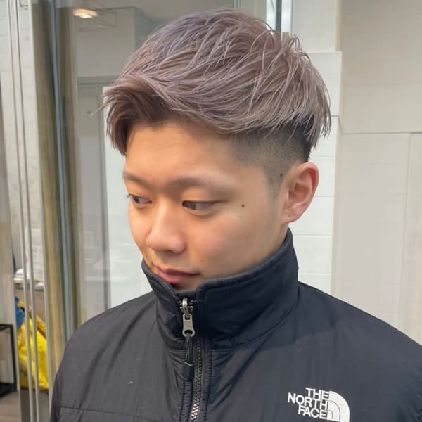 サイド刈り上げアップバングメンズハイトーン|newi hau’oli 札幌駅前店